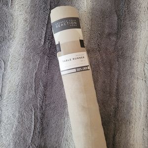 Kenneth Cole Reaction Linen Table runner